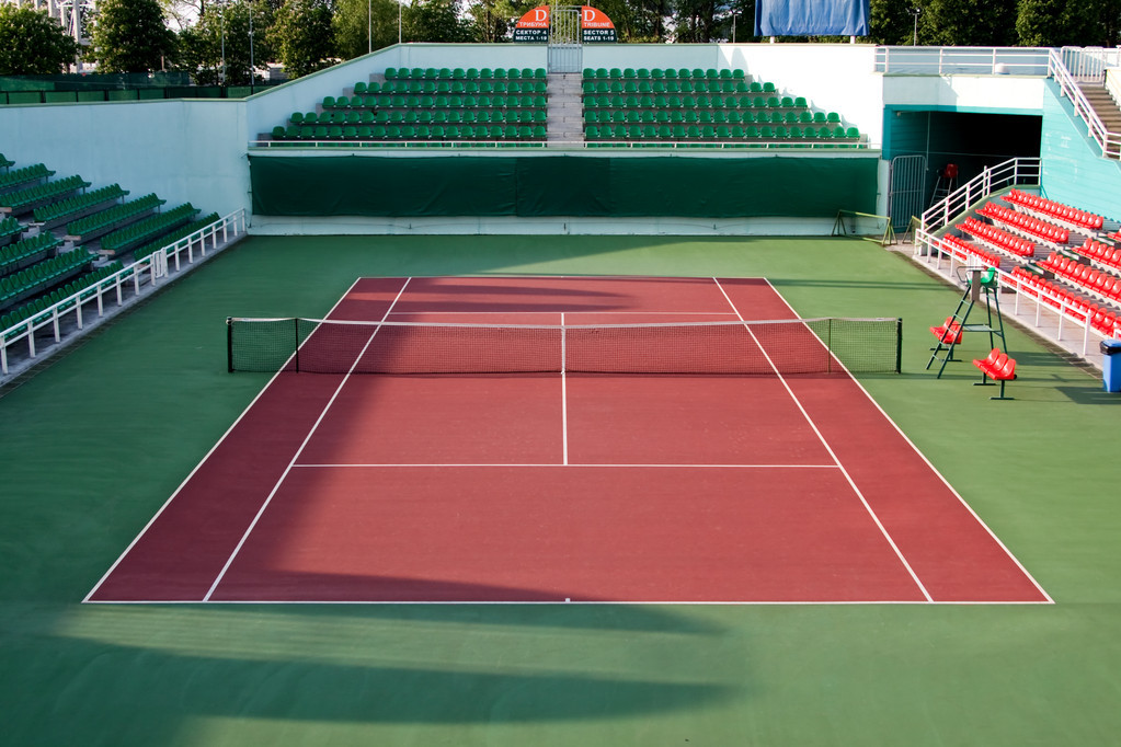 网球场地类型主要有哪三种